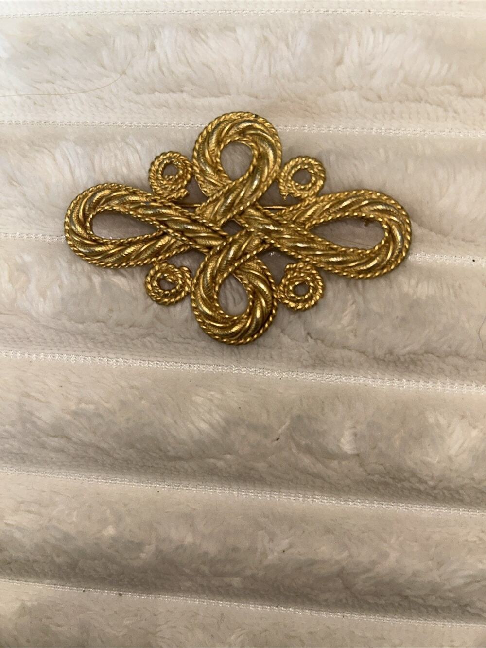 vintage brooch pin Signed JJ Gold Statement Piece Measuring 1 3/4 By 2.5 Inch